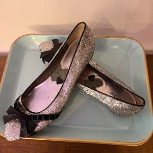 Like new! Trendy glitter + bow ballet flats
